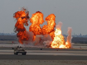 640px-Explosions_at_Miramar_Airshow by Jon Sullivan